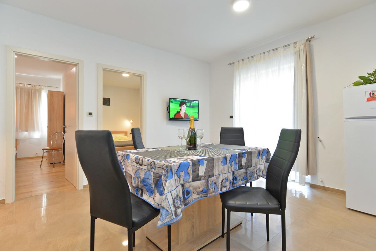 Apartments Elizabeta 1701 Fažana Exterior foto